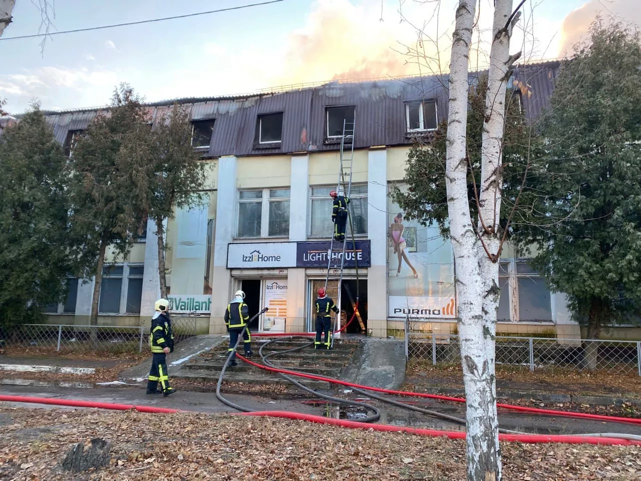 Пожар в офисном здании. Фото: Дарья Цисарук, "Сегодня"