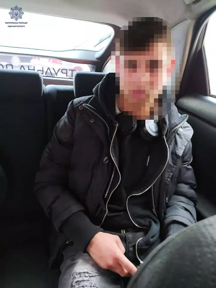 Водію викраденого автомобіля виявилося 17 років/Фото: Патрульна поліція Одеської області