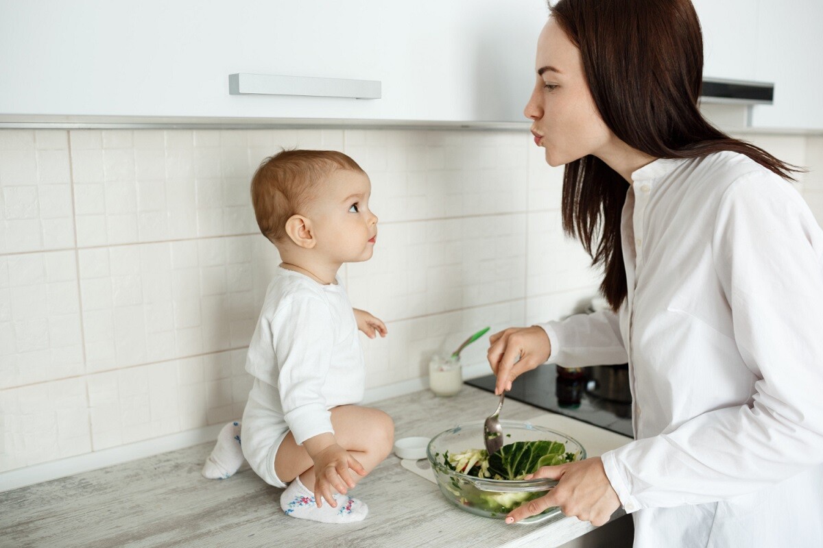 У дітей добре налагоджена система саморегулювання голоду, і коли потрібно, малюк сам проситиме їжу