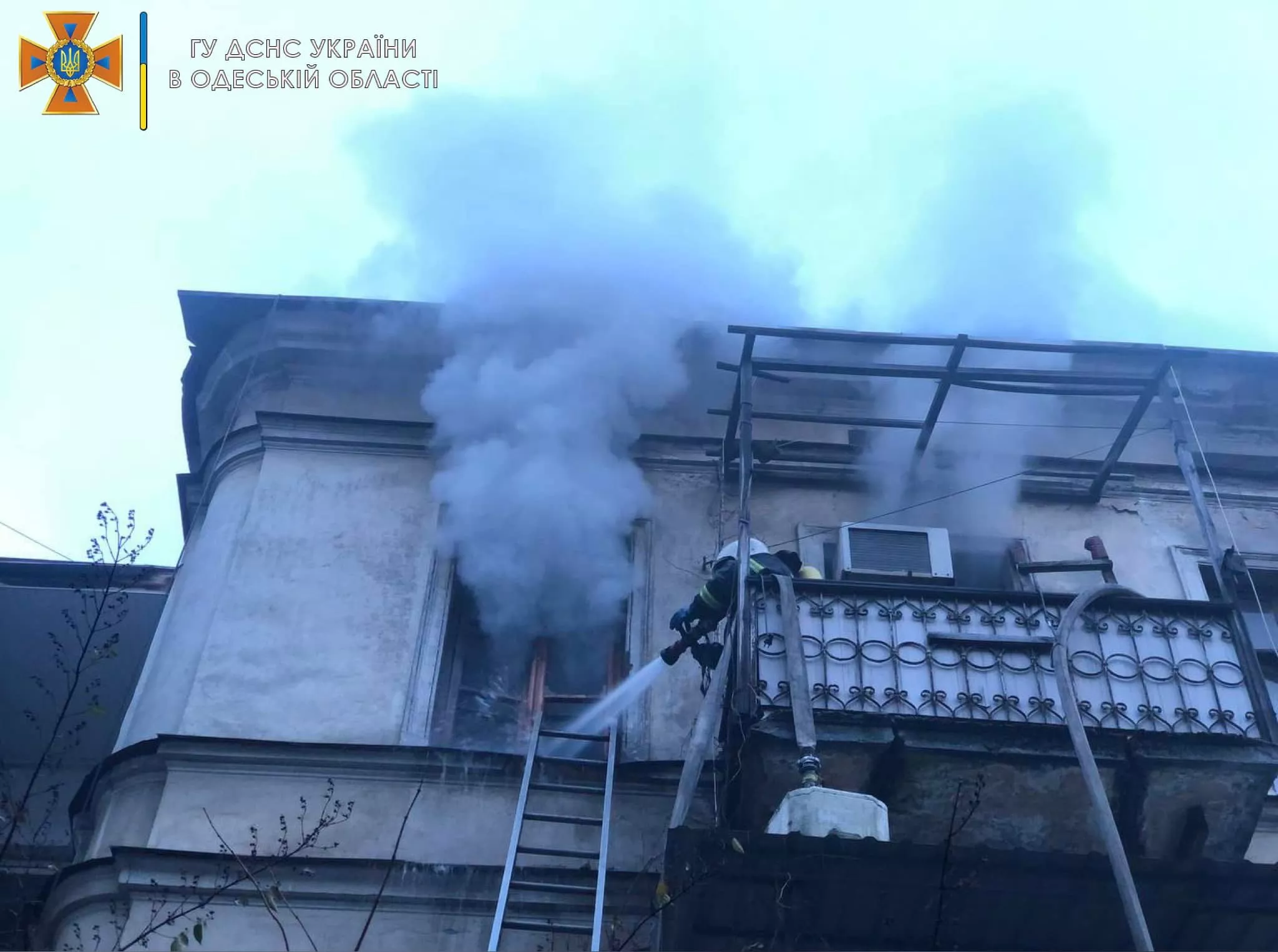 Пожежа забрала життя власника будівлі, в якій сталося загоряння/Фото: ДСНС в Одеській області