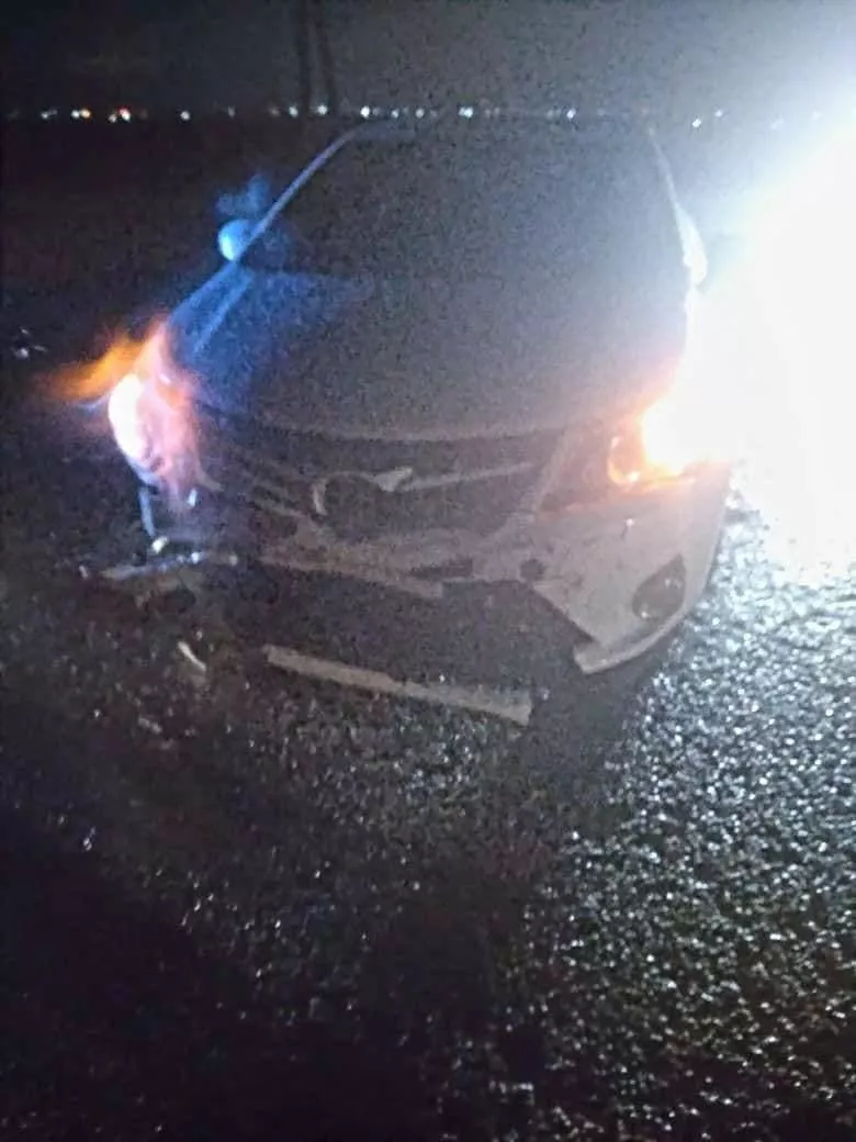 Автомобиль Toyota Avensis протаранил транспортное средство полицейских/Фото: Telegram-канал Киев оперативный