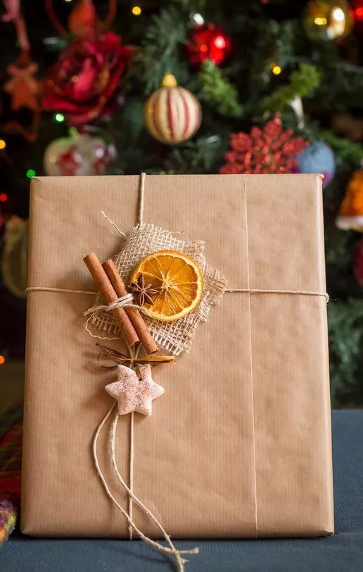 Как упаковывать подарки на Новый год / Фото: pinterest