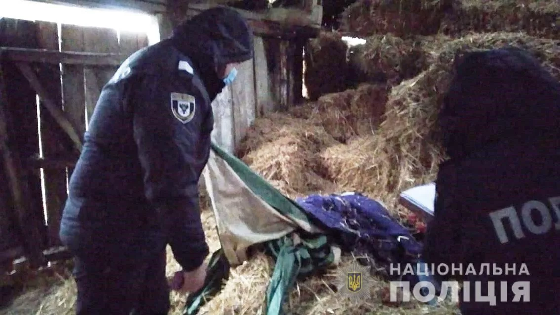 Подозреваемый почти месяц скрывался в окрестных полях/Фото: Полиция Черниговской области
