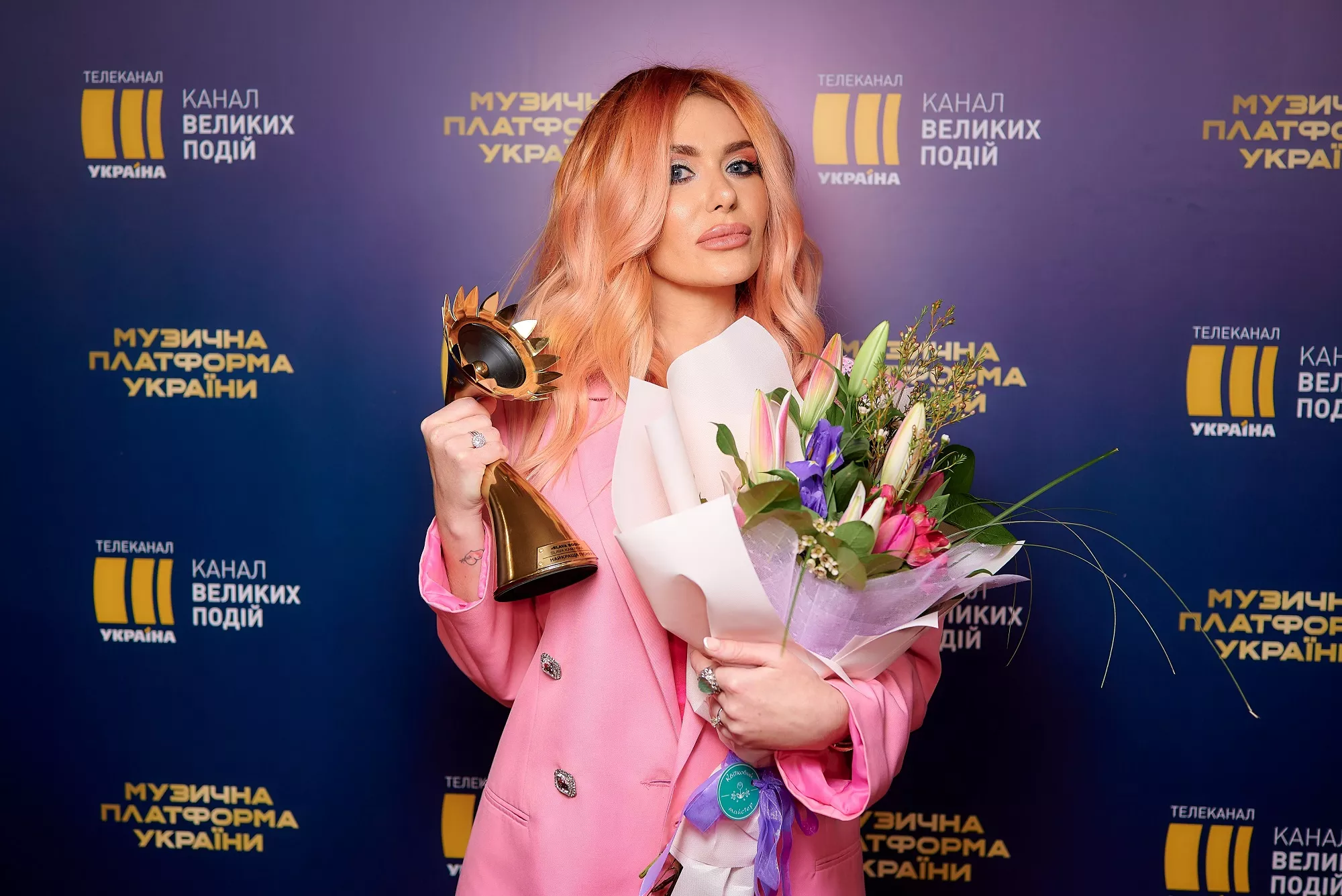 Слава Каминская получила награды на "Музыкальной платформе"