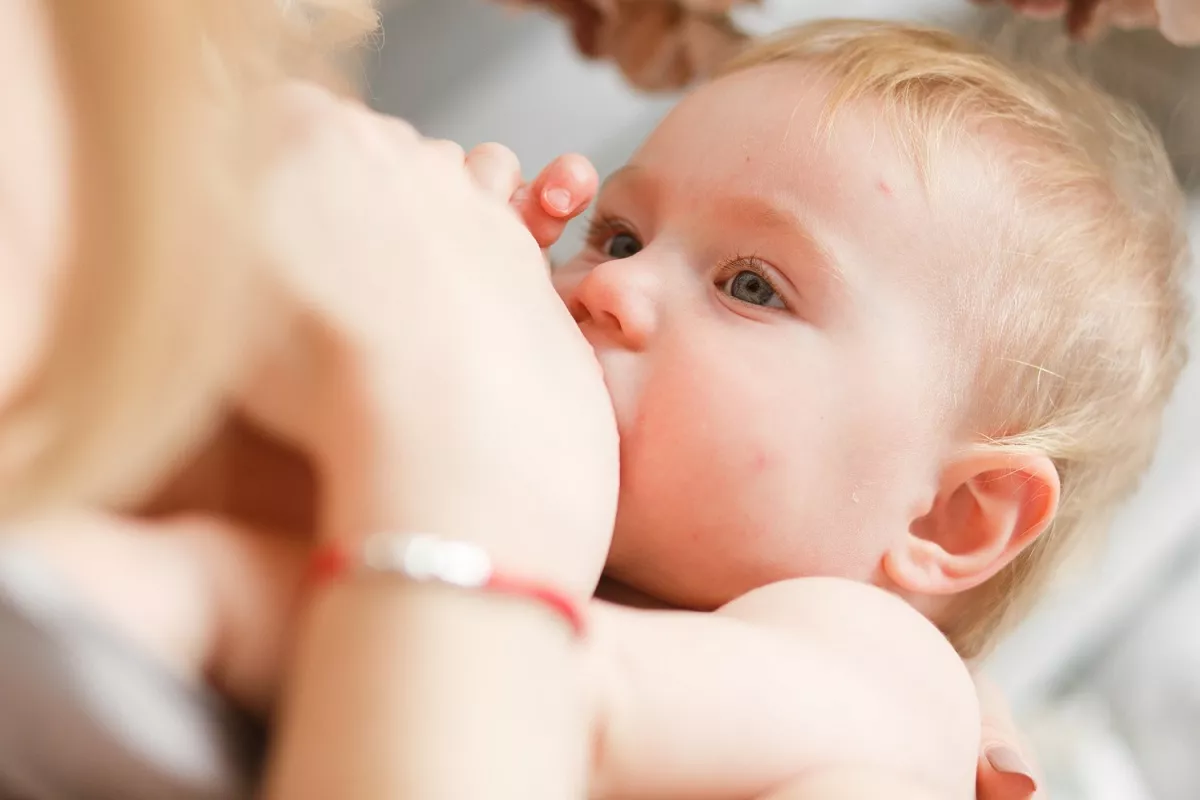 НРМК-вакцины безопасны для кормящих беременных, потому что и их негативное влияние на малышей не зафиксировано