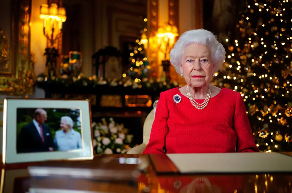 Елизавета II для традиционной рождественской речи выбрала особенную брошь