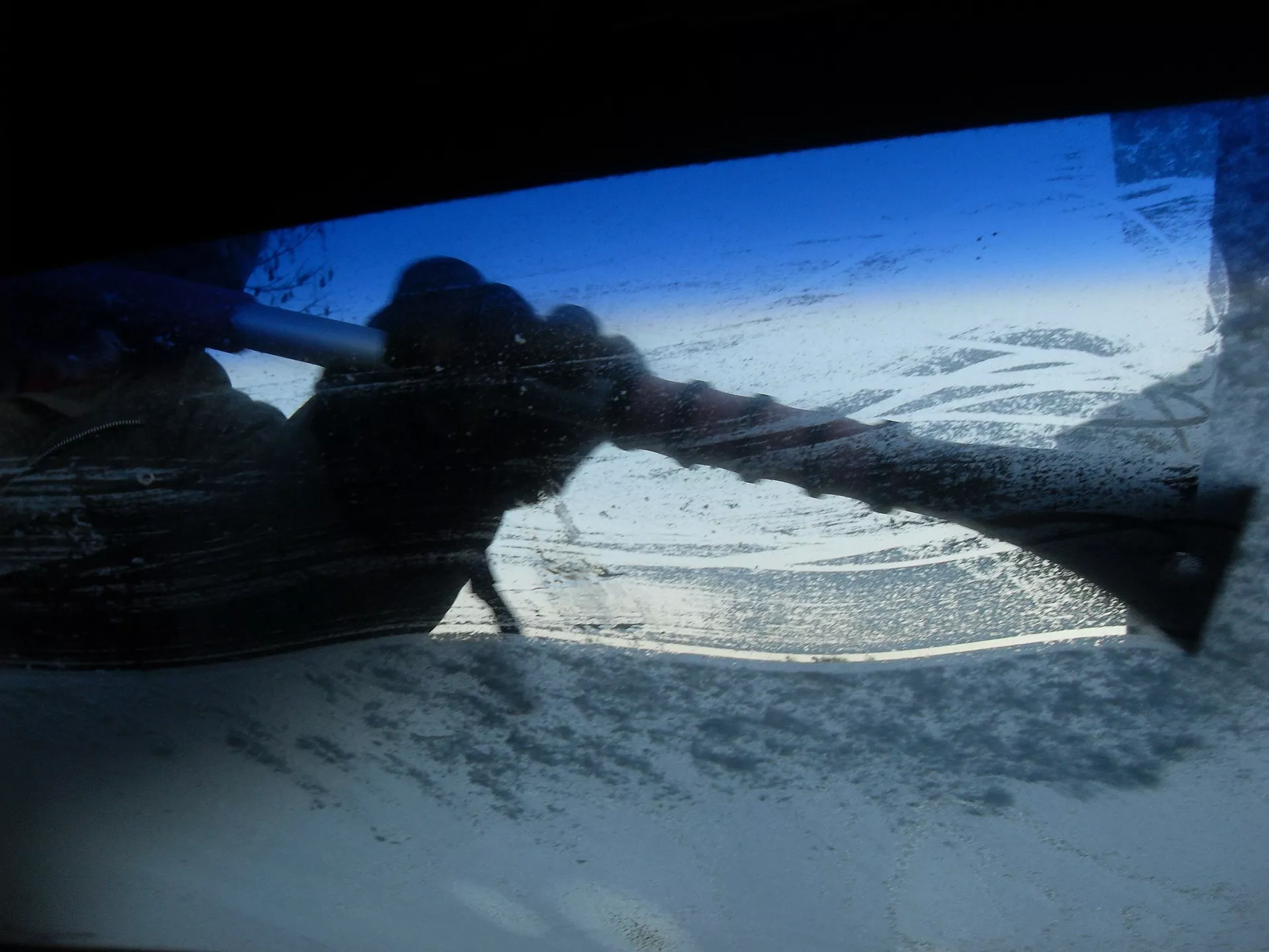 Як розморозити скло в машині / Фото: pinterest 