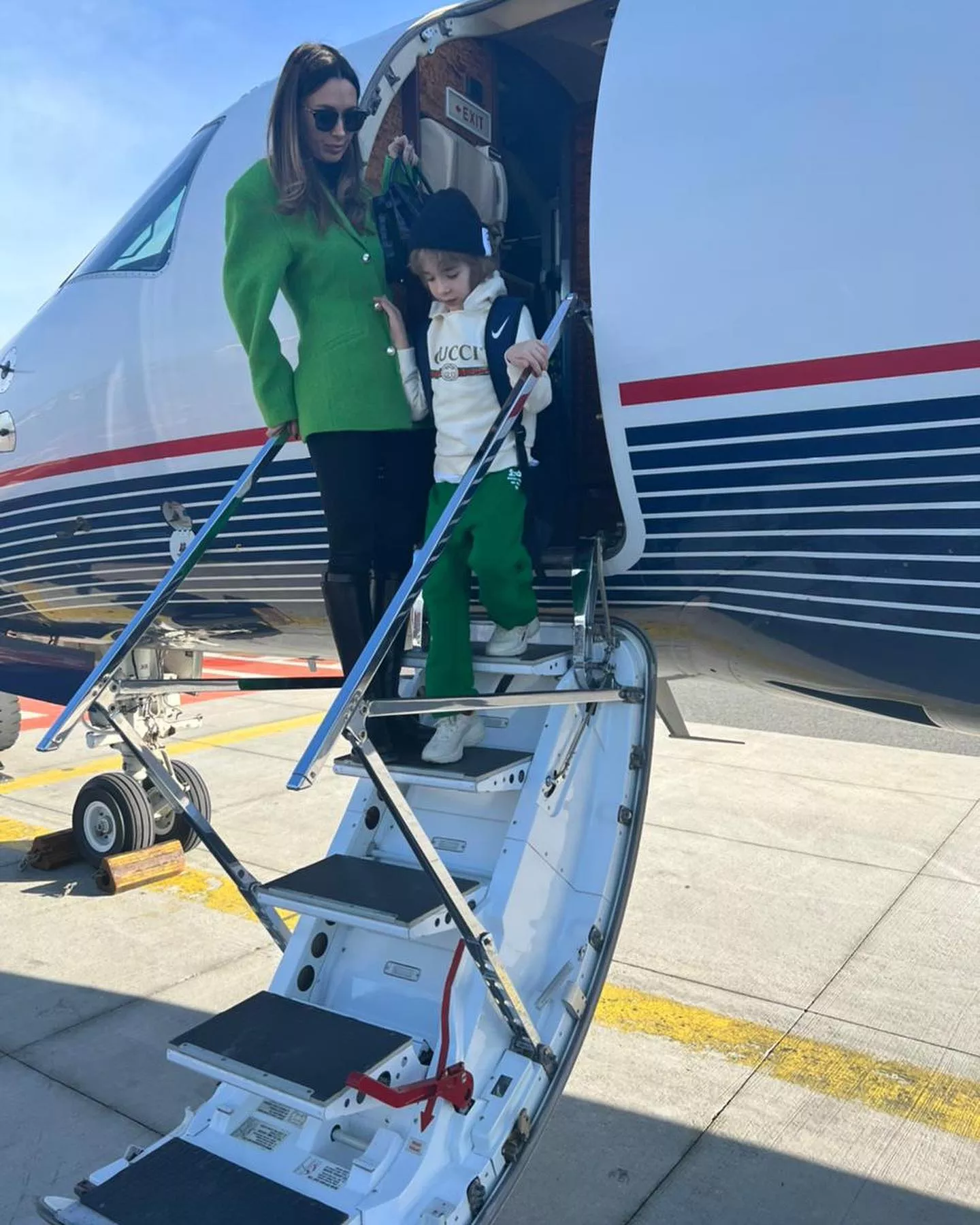 Лиза Ющенко с сыном прилетели в Монако.