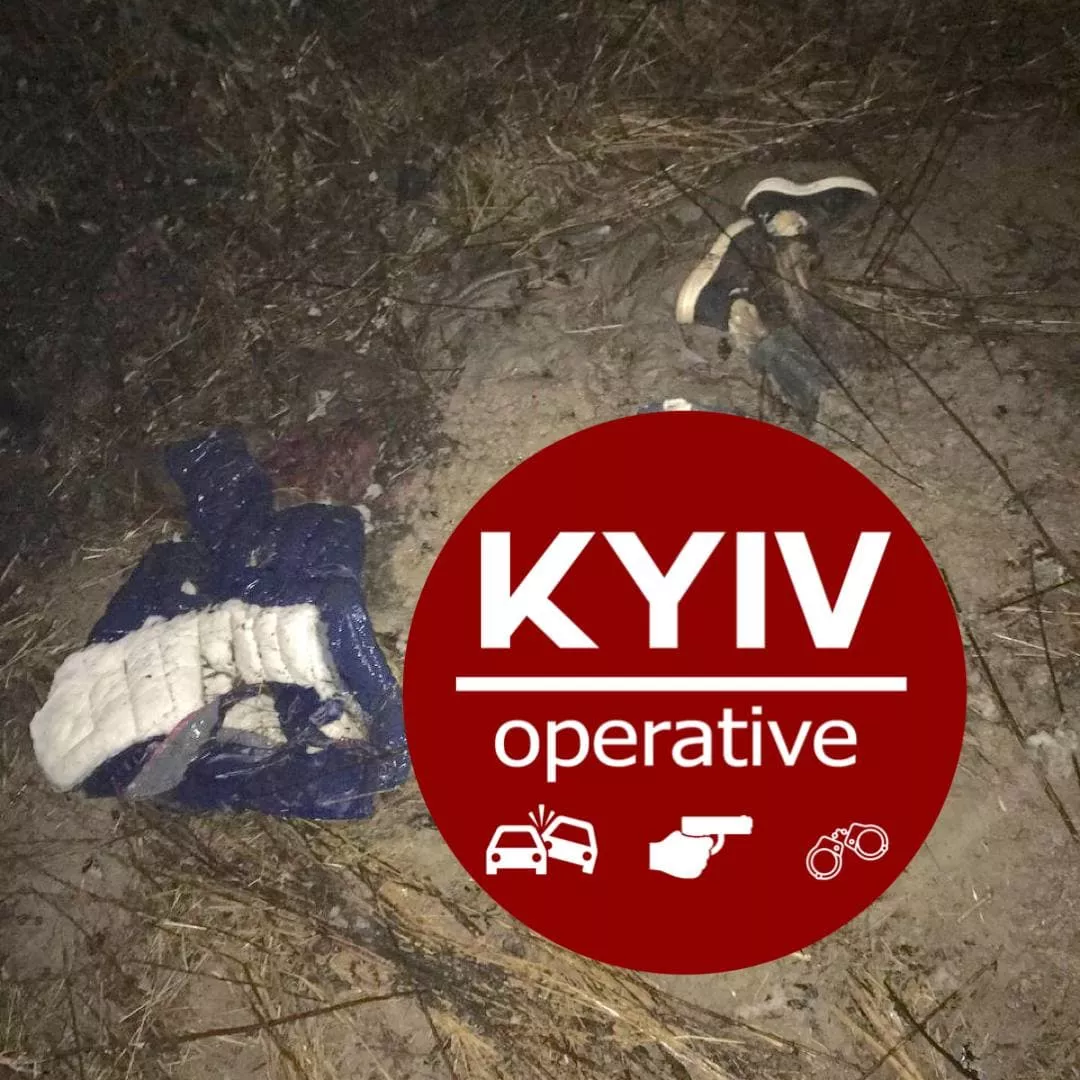 Тело девушки нашли вблизи жилого дома/Фото: Telegram-канал "Киев Оперативный"