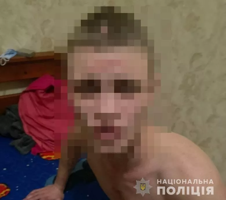 Злоумышленник, который напал на журналиста. Фото: полиция Киева