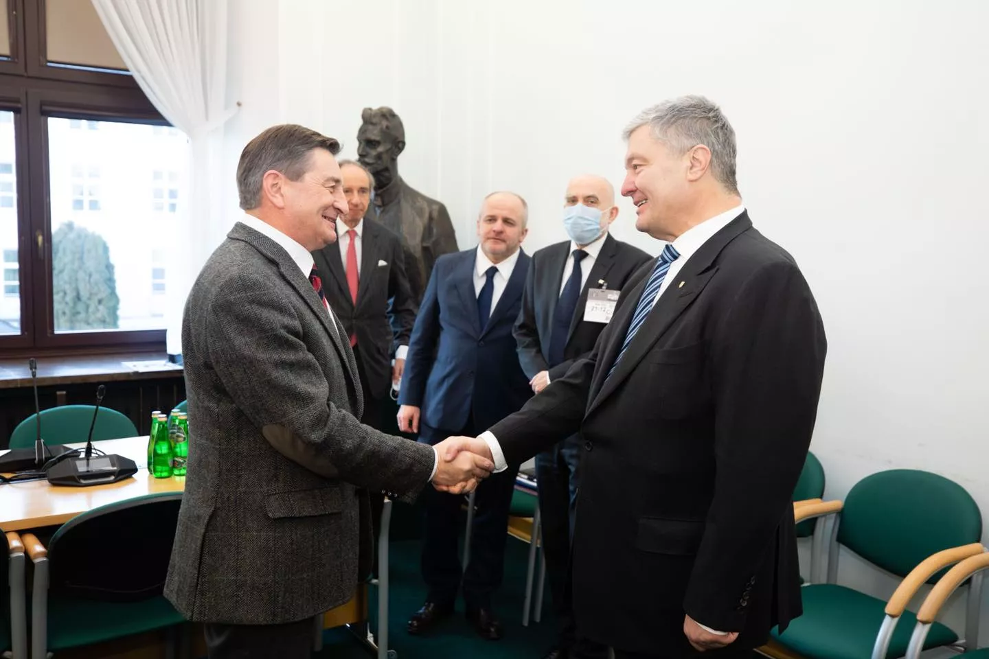 В Варшаве Порошенко обсудил с Мареком Кучинским вопросы безопасности и противостояния запуску  