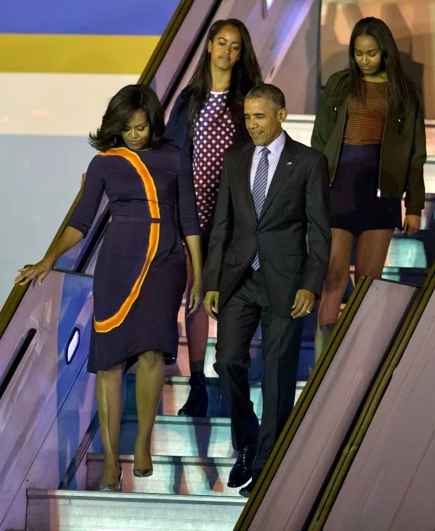 Мишель и Барак Обама с дочерьми, март 2016