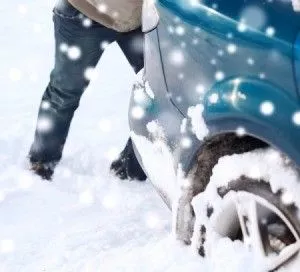 Як витягнути машину зі снігу / Фото: pinterest