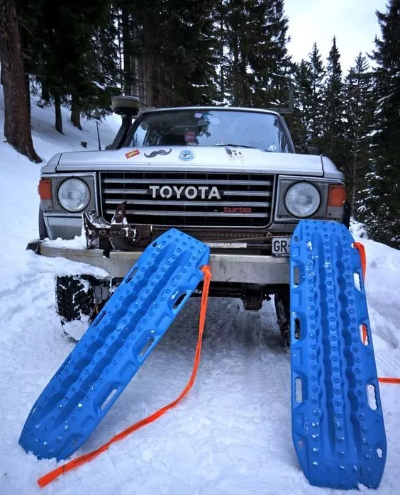 Як витягнути машину зі снігу / Фото: pinterest