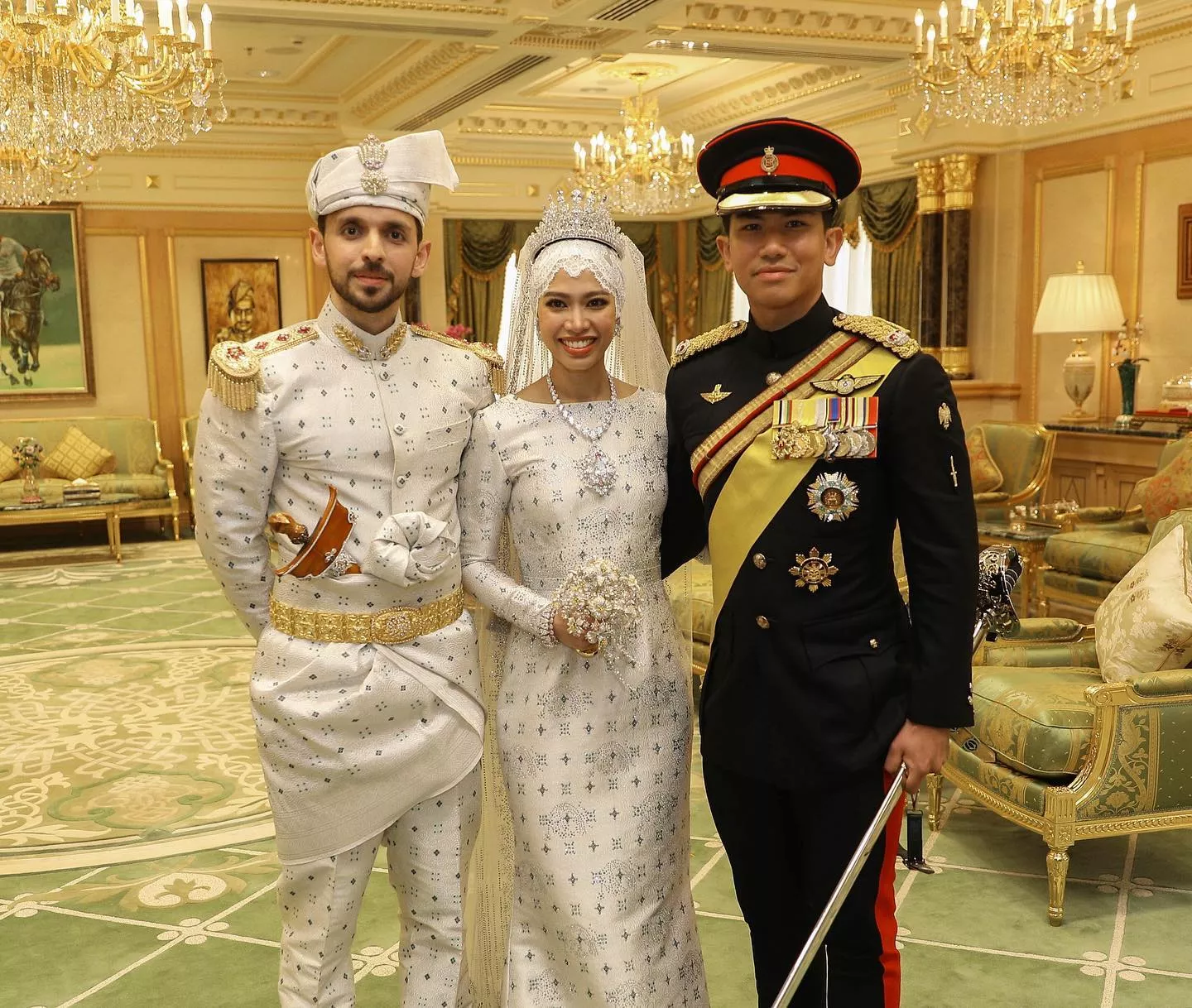 Принцеса принцеса Брунея Фадзілла, її наречений та брат