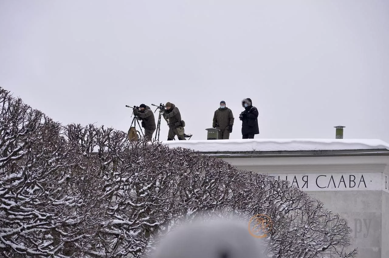 Снайперы на Пискаревском кладбище во время визита Путина. Фото fontanka.ru