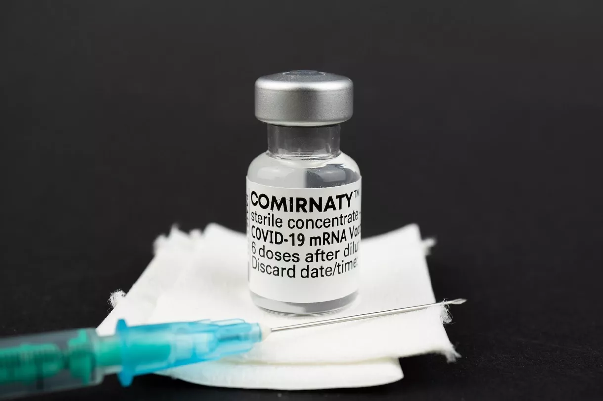 Вакцина от Pfizer дает возможность въехать в более чем 100  стран и не сидеть на карантине
