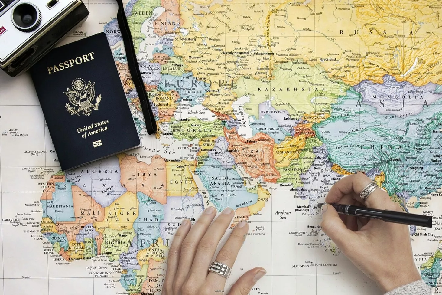 Як за кольором паспорта визначити країну / Фото: pixabay 