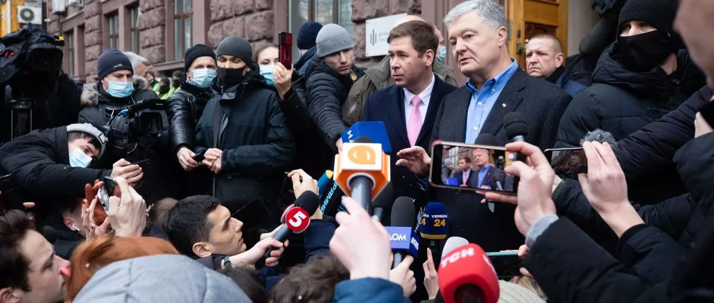 Петро Порошенко: "ГБР та прокуратура блокують мою політичну діяльність". Фото: прес-служба партії "Європейська солідарність"