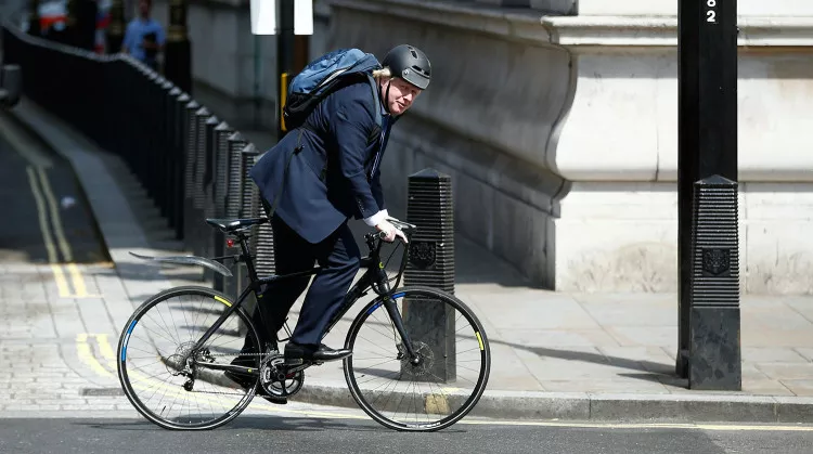 Британський прем'єр-міністр на "борисопеді" / Фото: Peter Nicholls REUTERS