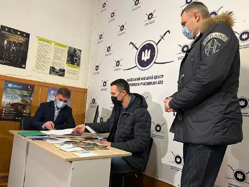 Владимир Кличко подает документы