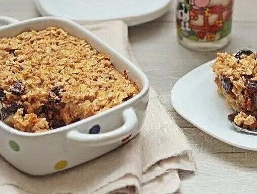 Oatmeal with Crumble prunes