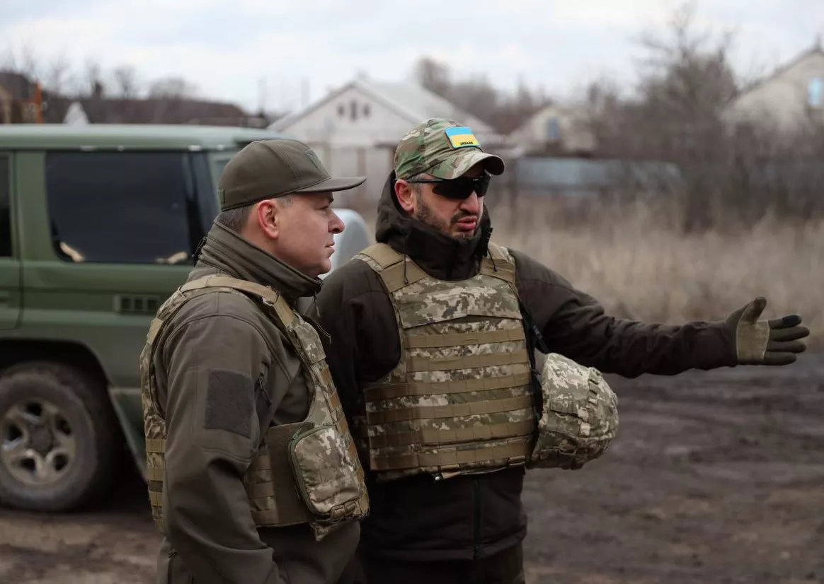 "Слуги народа" приехали на Донбасс по указанию Владимира Зеленского