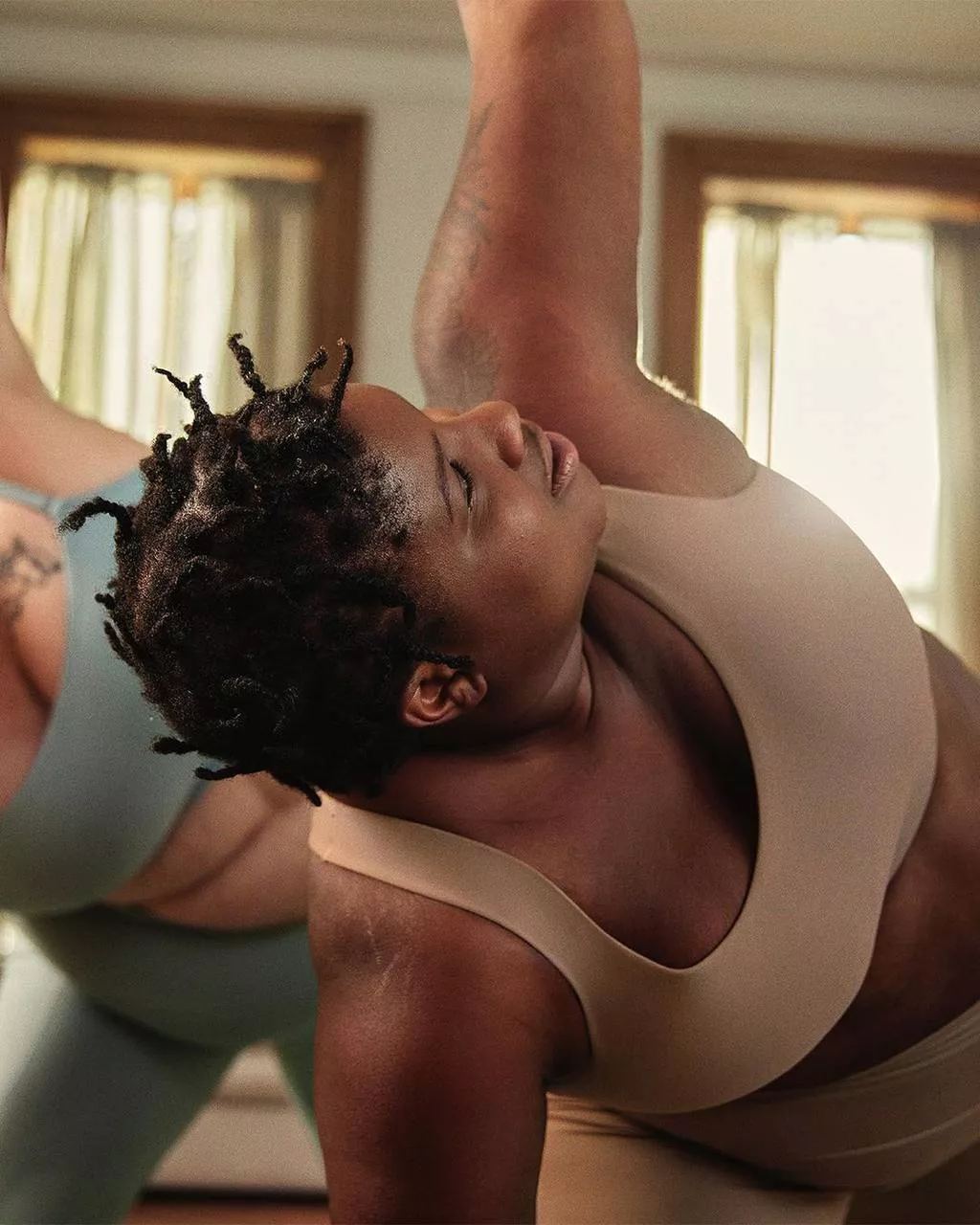 "Нестандартна" інструктор з йоги Джессамін Стенлі знялася в рекламі Adidas