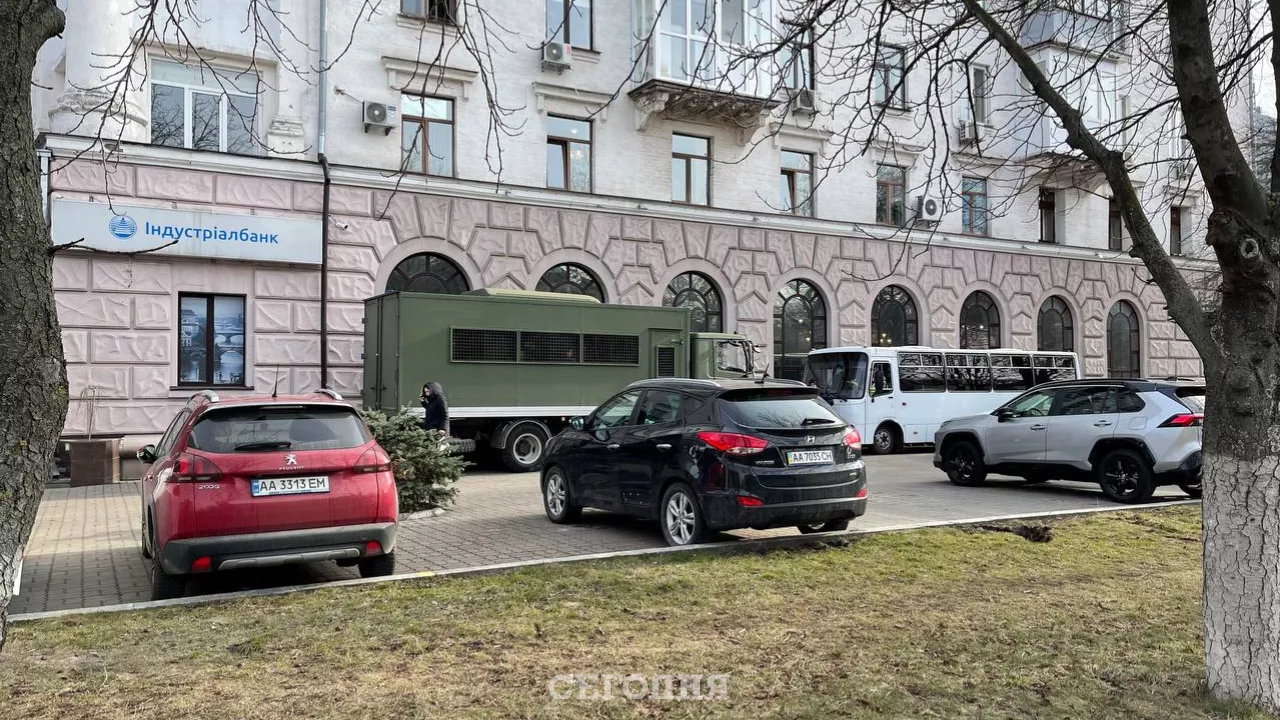 Дипломаты РФ бегут из Украины. Фото: сайт "Сегодня"