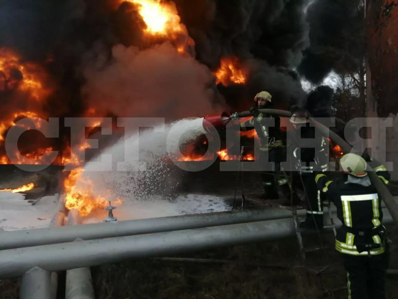 Пожежа на нафтобазі у Чернігові / Фото ДСНС