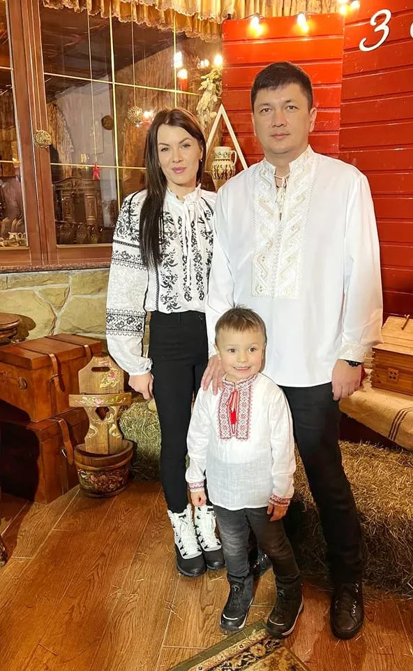 Виталий Ким с женой и сыном.