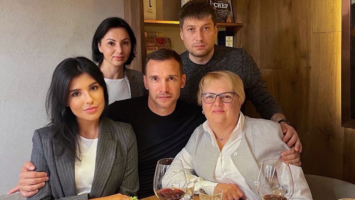 Шевченко рассказал о своей семье, находящейся в Киеве - Новости футбола |  Футбол Сегодня