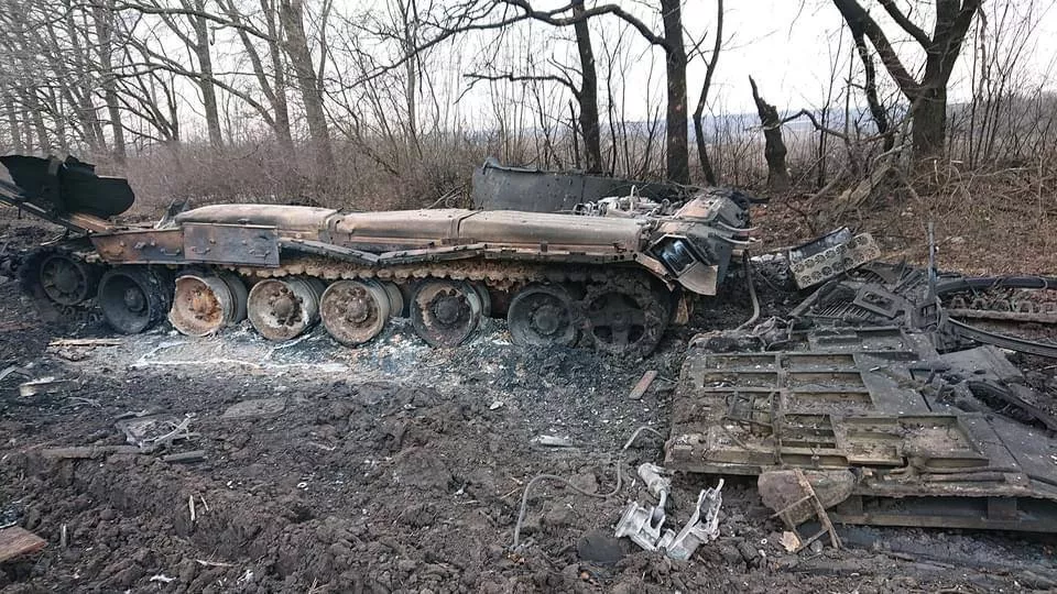 Разбитая техника оккупантов в городе Тростянец. Фото: Министерство обороны Украины.