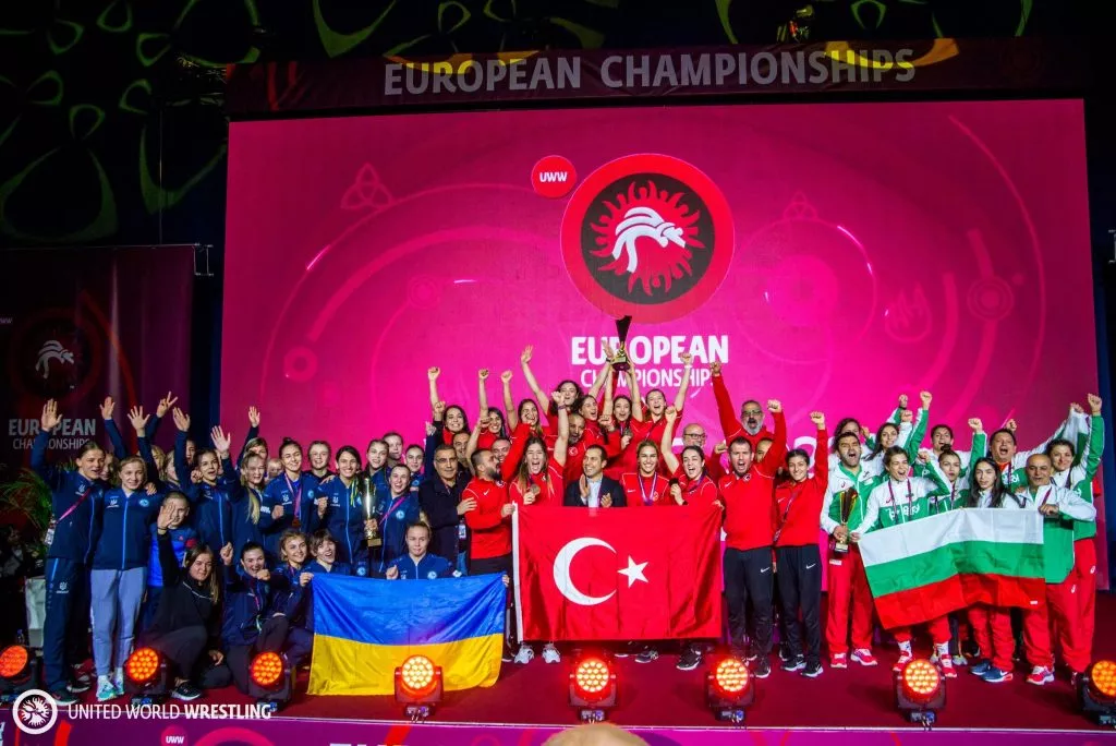 Украина вторая в командном турнире на чемпионате Европы по борьбе