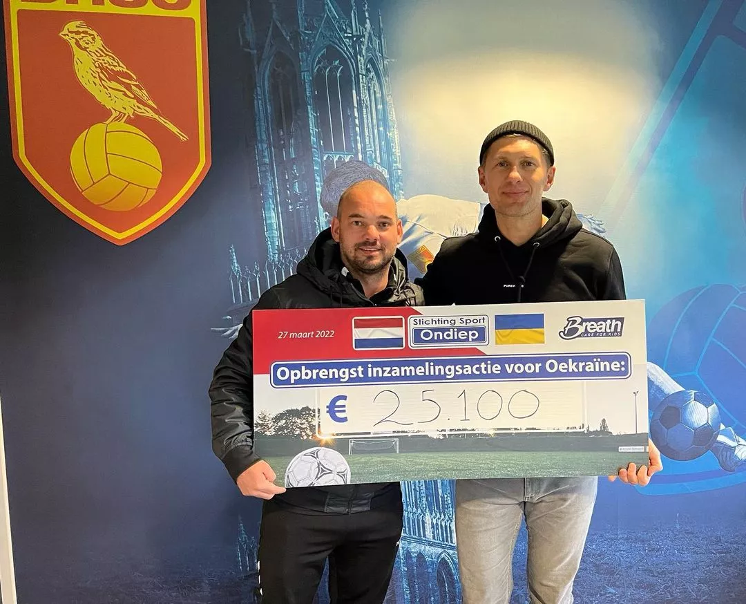 Снейдер помог собрать финансовую помощь украинцам