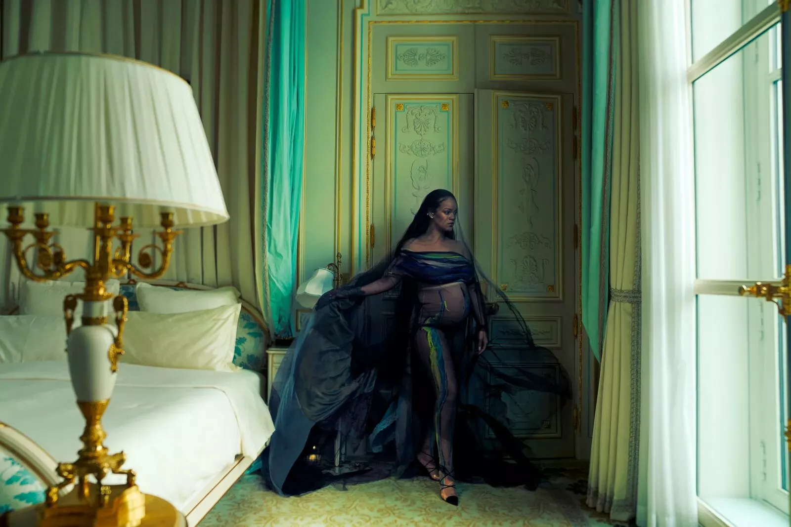 Ріанна у зйомці травневого номера американського Vogue