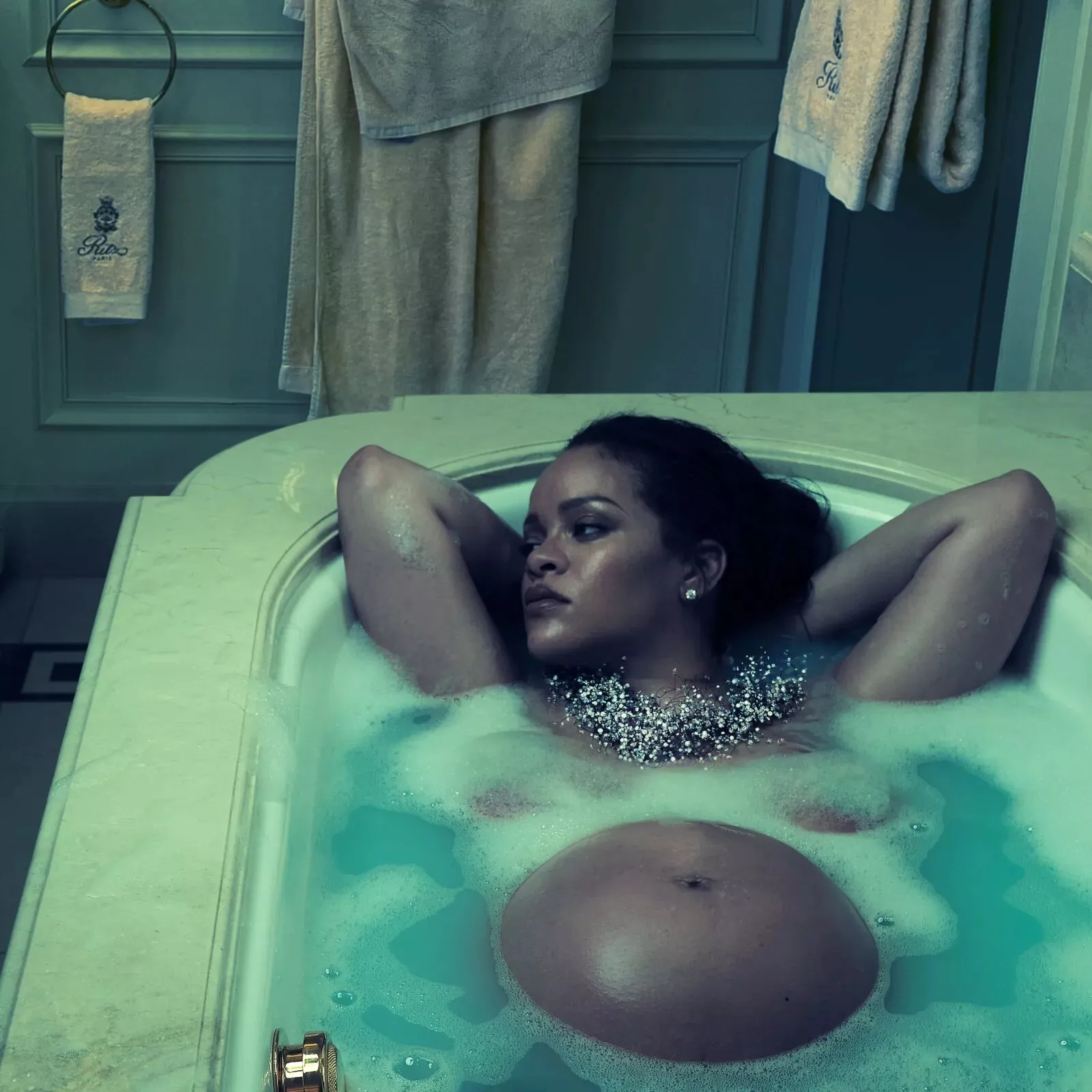 Рианна в съемке майского номера американского Vogue