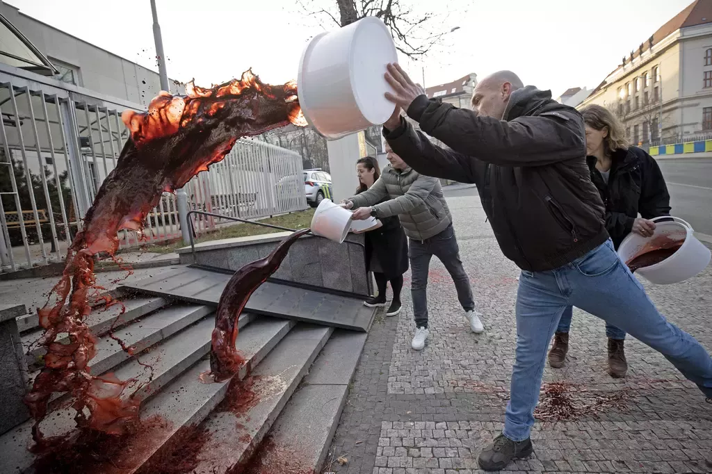 Кров для співробітників МЗС Росії у Празі