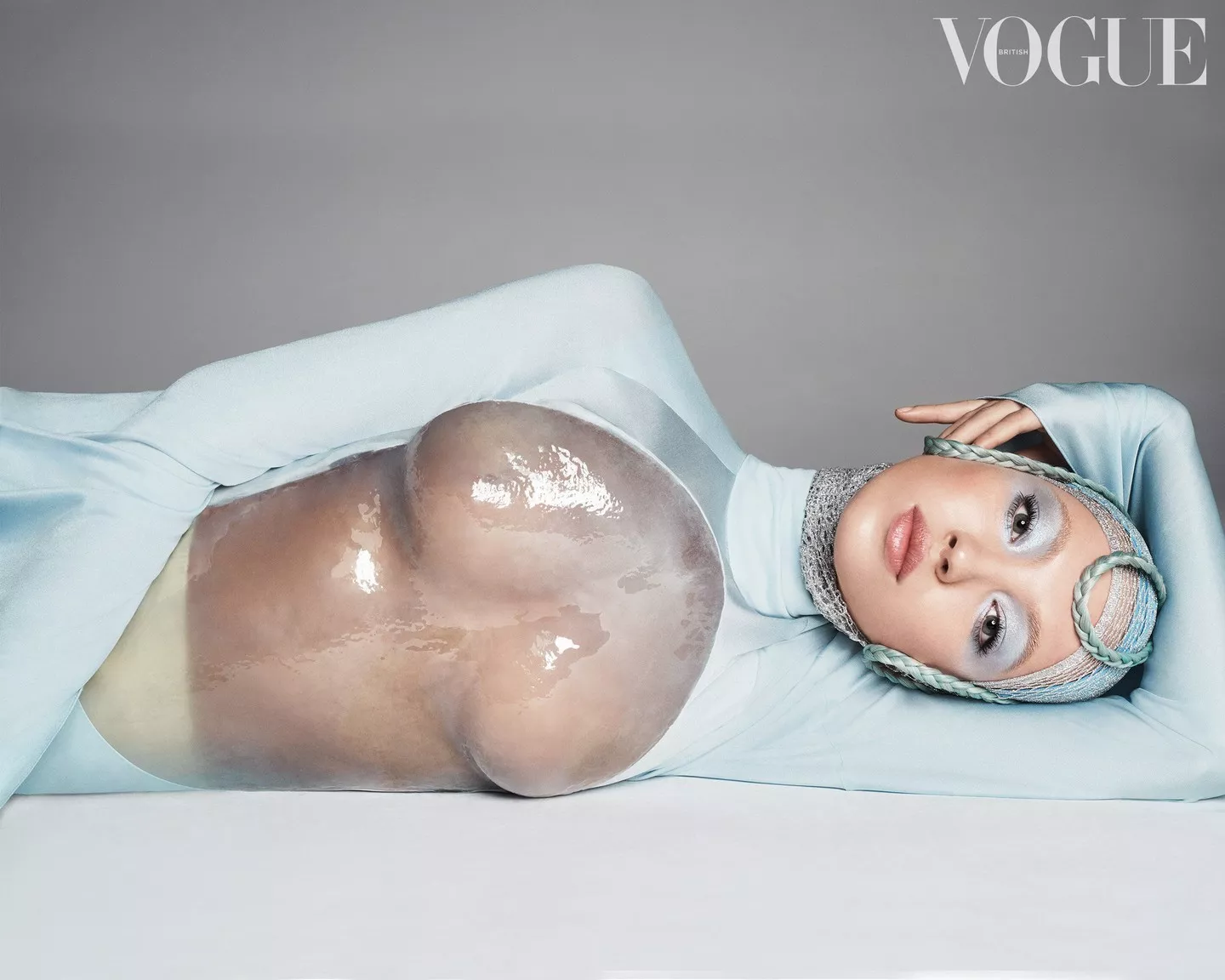 Лила Мосс в съемке для майского номера британского Vogue 2022