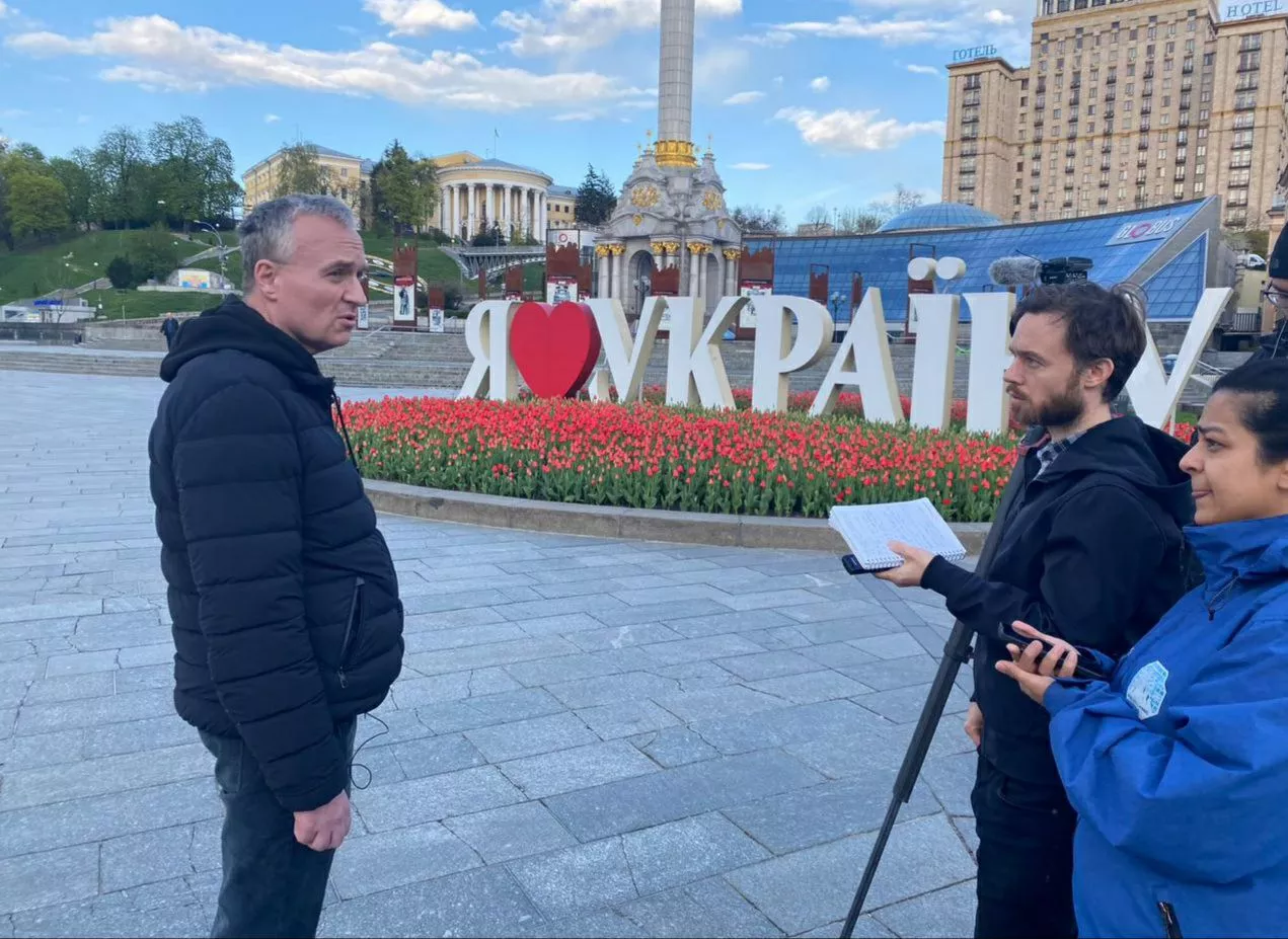 Історія, яку Ігор Волобуєв розповідає зараз українським журналістам, навіть його друзям з Охтирки здається неймовірною