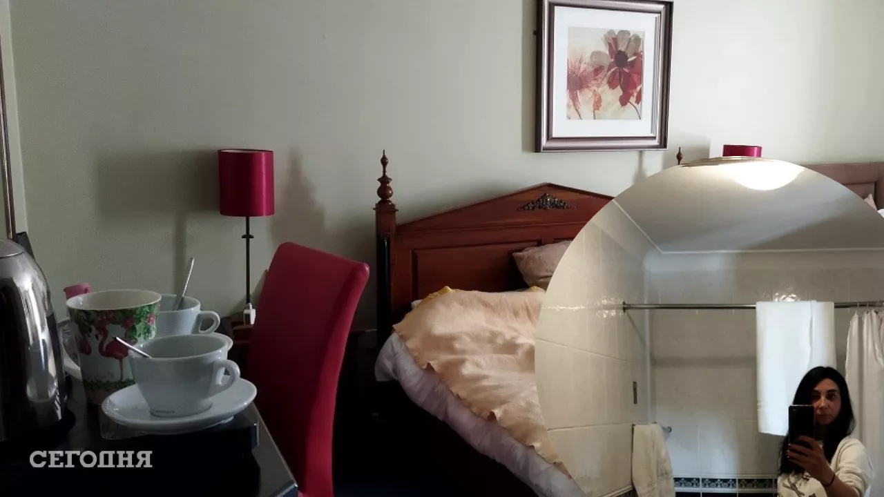 Кімната в готелі Олдкастла – з опаленням, великим ліжком та ванною, в якій можна полежати у гарячій воді та зняти стрес