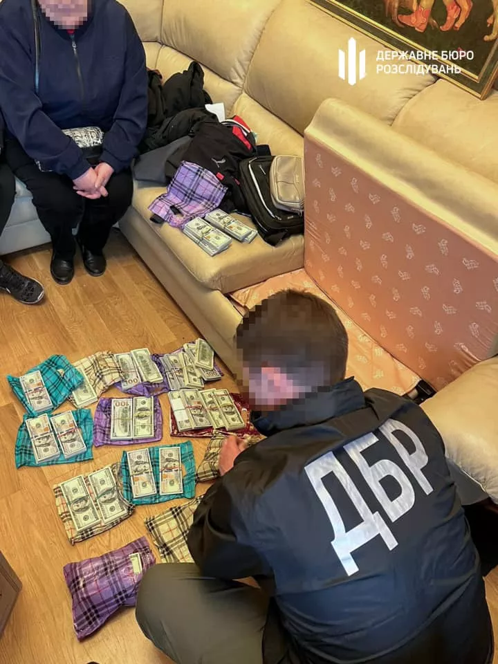 Зловмисники незаконно виводили з України гроші російського та білоруського бізнесів. Фото: ДБР