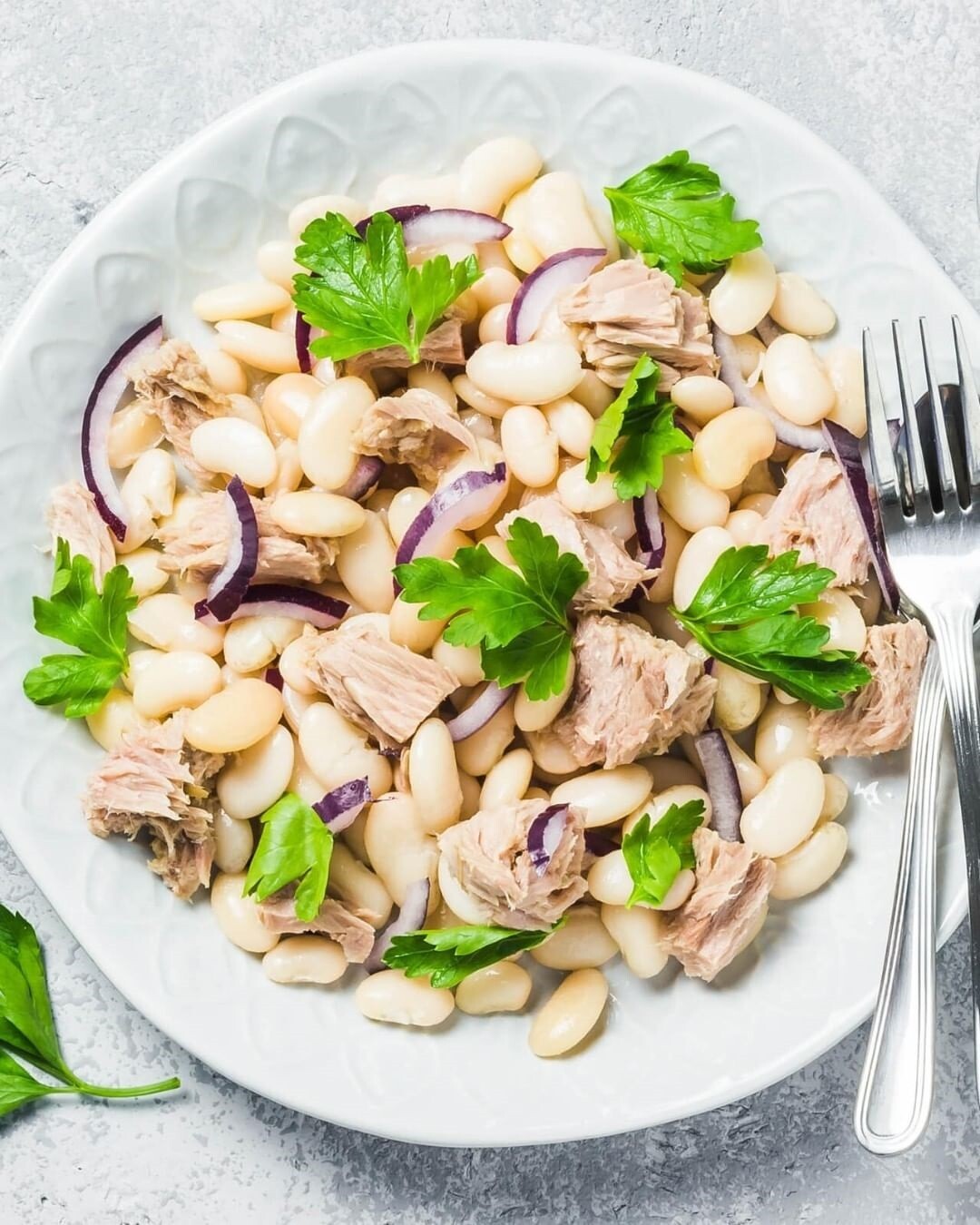 Салат с тунцом, фасолью и яблоком — рецепт с фото пошагово