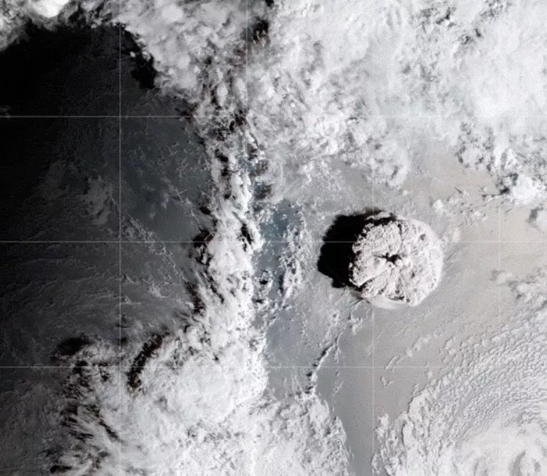 Космическая буря, обнаруженная после извержения Хунга-Тонга-Хунга-Хаапай, самая большая за эти 2 года