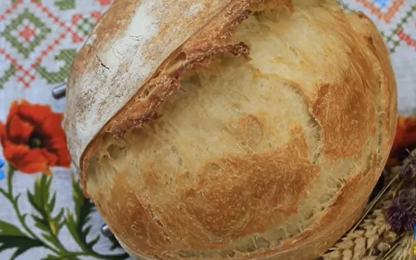 Перед запеканием сделайте надрезы на домашнем хлебе