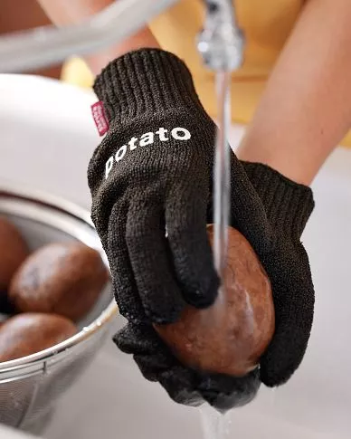 Как чистить картошку щеткой / Фото: pinterest