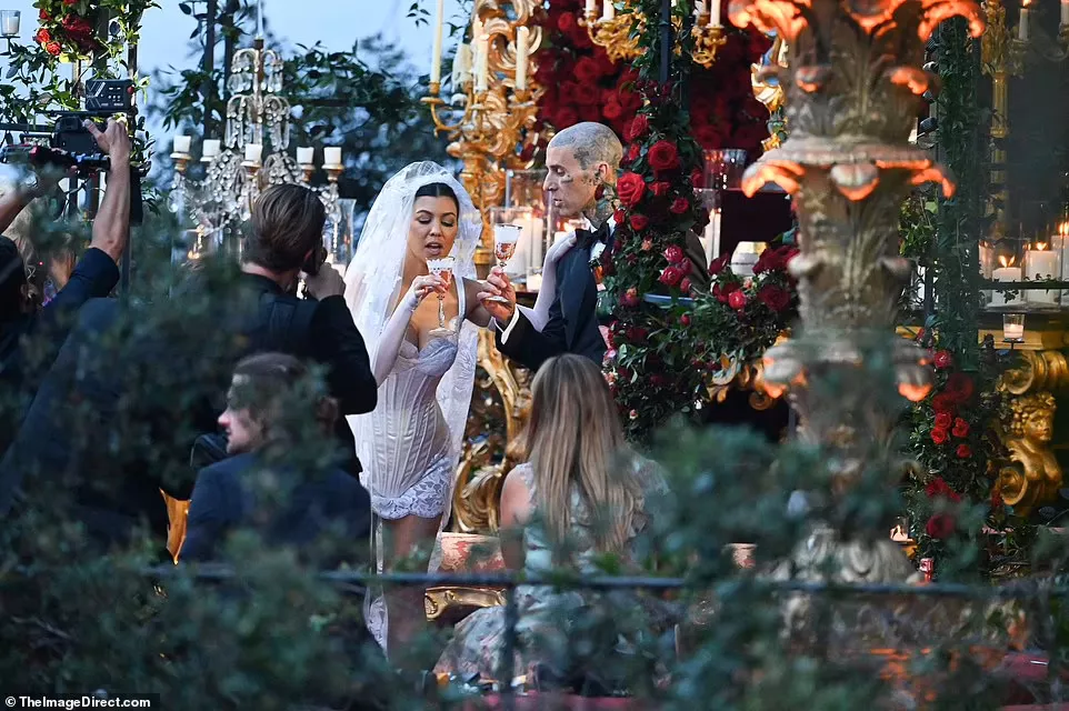 Свадьба Кортни Кардашьян прошла в готическом стиле