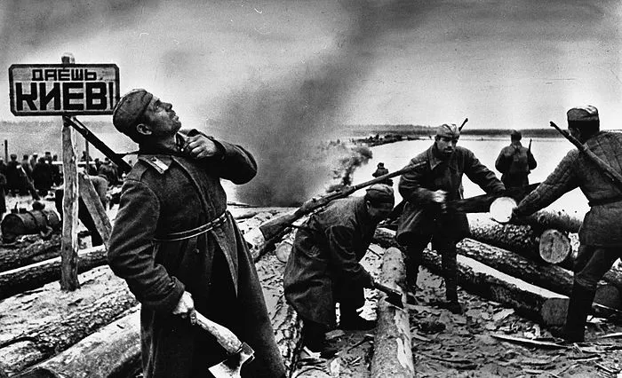 Во время Второй мировой, только на форсировании Днепра в 1943 году СССР потерял убитыми и ранеными полмиллиона бойцов. Что Путину какие-то 30 тысяч?