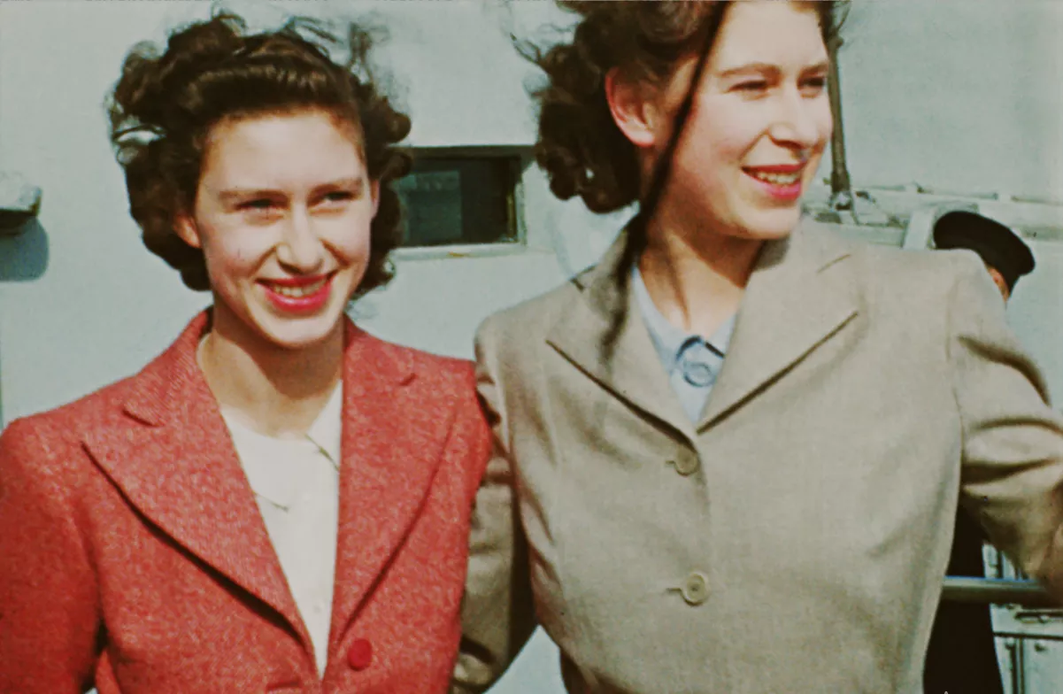Принцесса Елизавета и ее сестра принцесса Маргарет путешествуют по Южной Африке в 1947 году