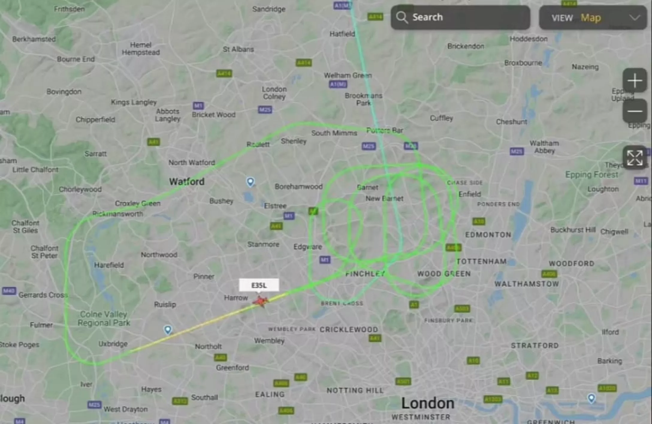 Самолет Ее Величества кружил над Лондоном